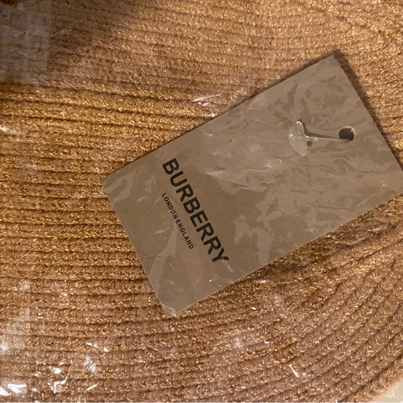 NWT Cashmere Burberry Toque - Picture 2 of 4